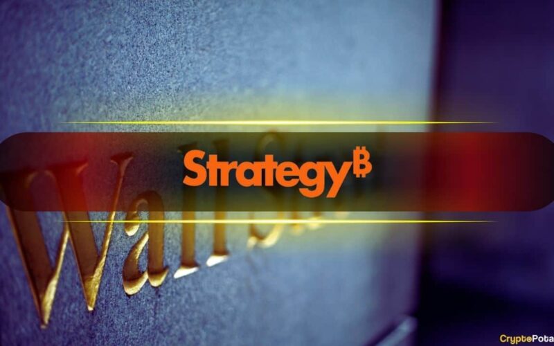 Solana Whale Activity Signals Potential Rally While MSTR Faces Scrutiny