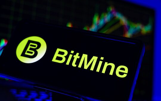 BitMine Faces $6 Billion Unrealized Loss on 4.24M ETH Amid Continued Strategic Accumulation