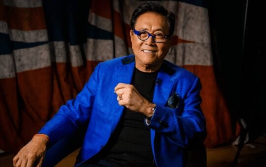 'History Has Arrived': Robert Kiyosaki Warns of Collapse